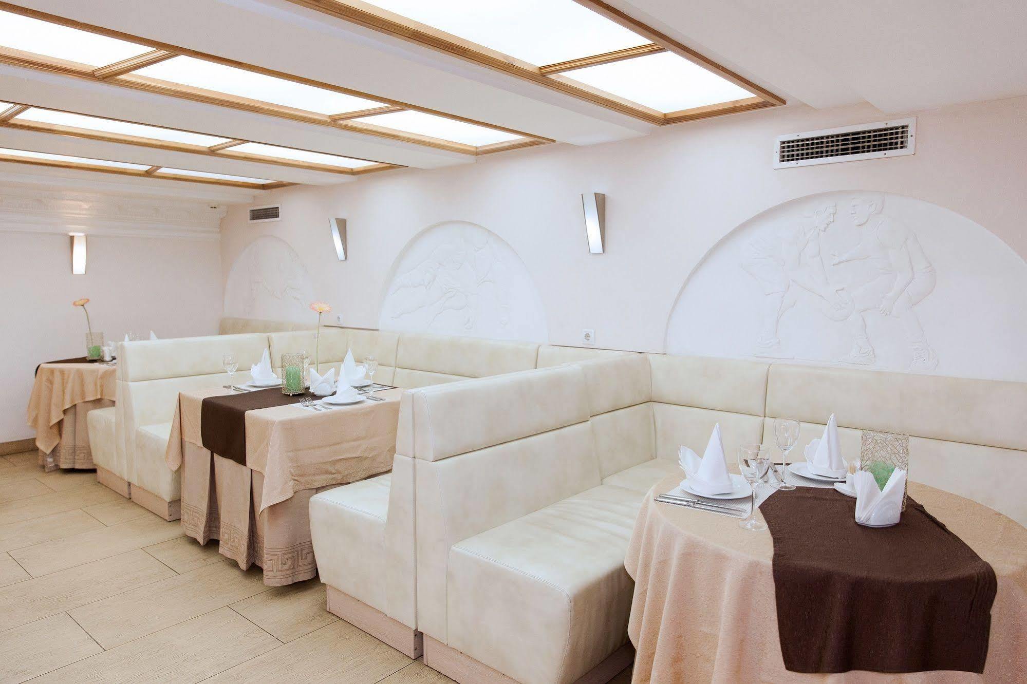U Fontana Hotel 민스크 외부 사진