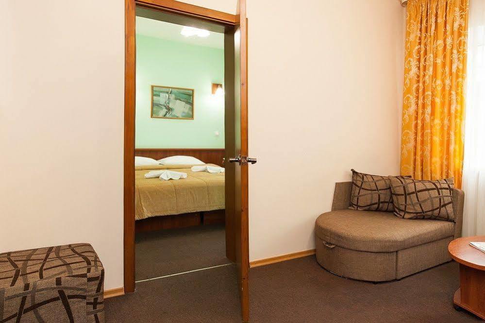 U Fontana Hotel 민스크 외부 사진